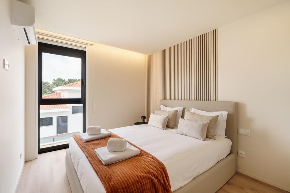 Photo of the whole room, Bedroom, air conditioner