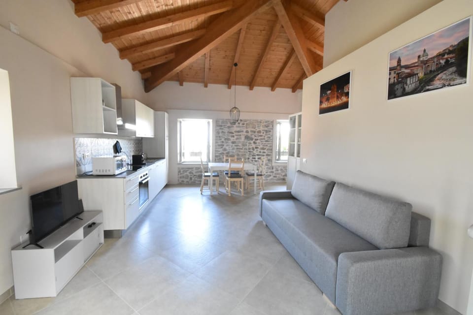 Villa Il Circolo Bassone House in Province of Massa and Carrara