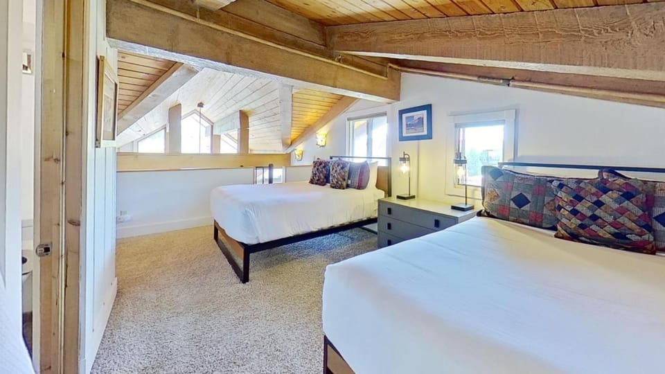 Crestwood 2318 Premier 1 Bedroom Plus Loft House in Snowmass Village