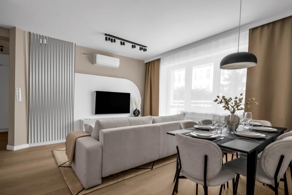 Communal lounge/ TV room, TV and multimedia, Living room, Photo of the whole room, Seating area, Dining area, Evening entertainment