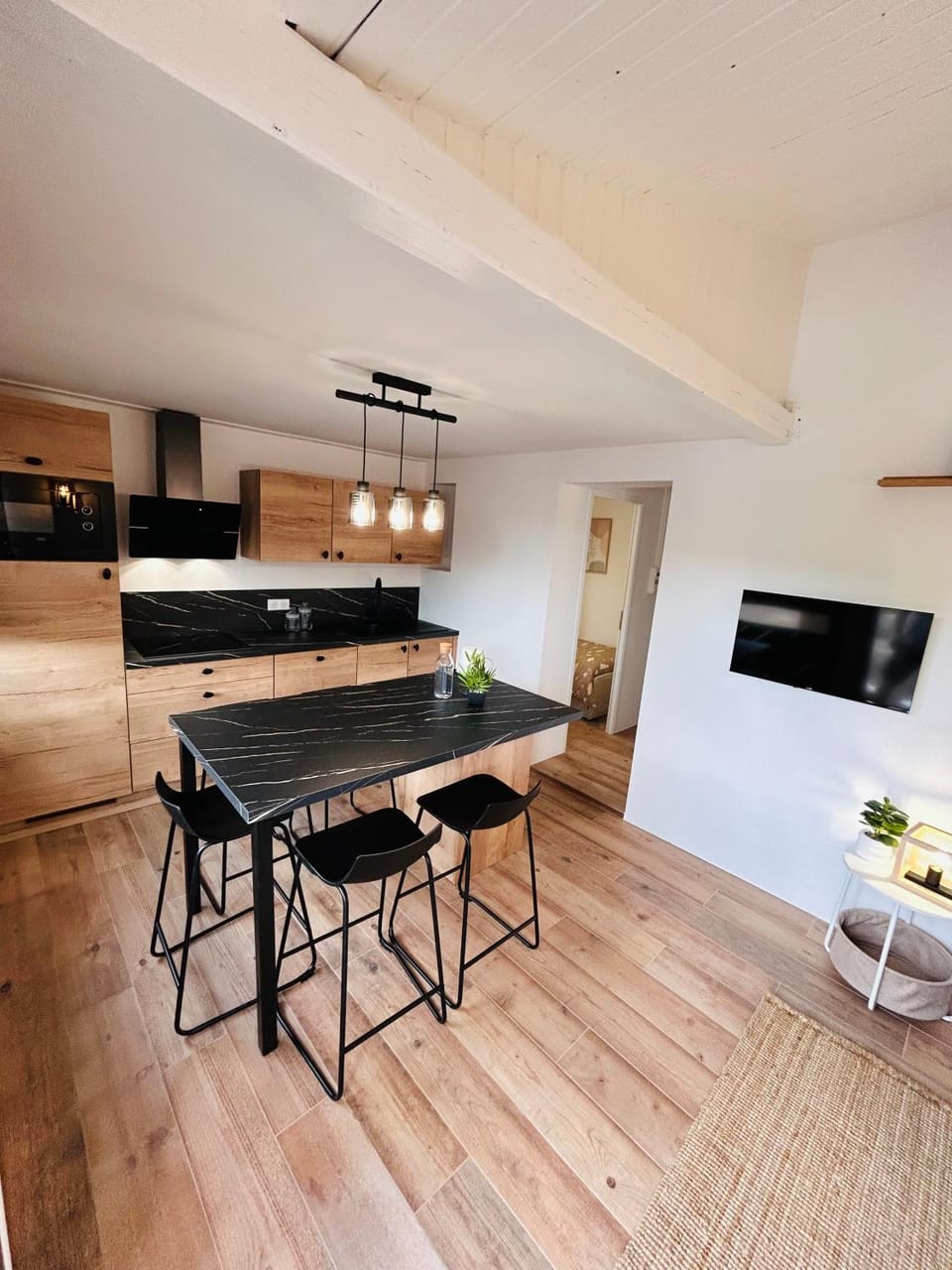TV and multimedia, Kitchen or kitchenette, kitchen