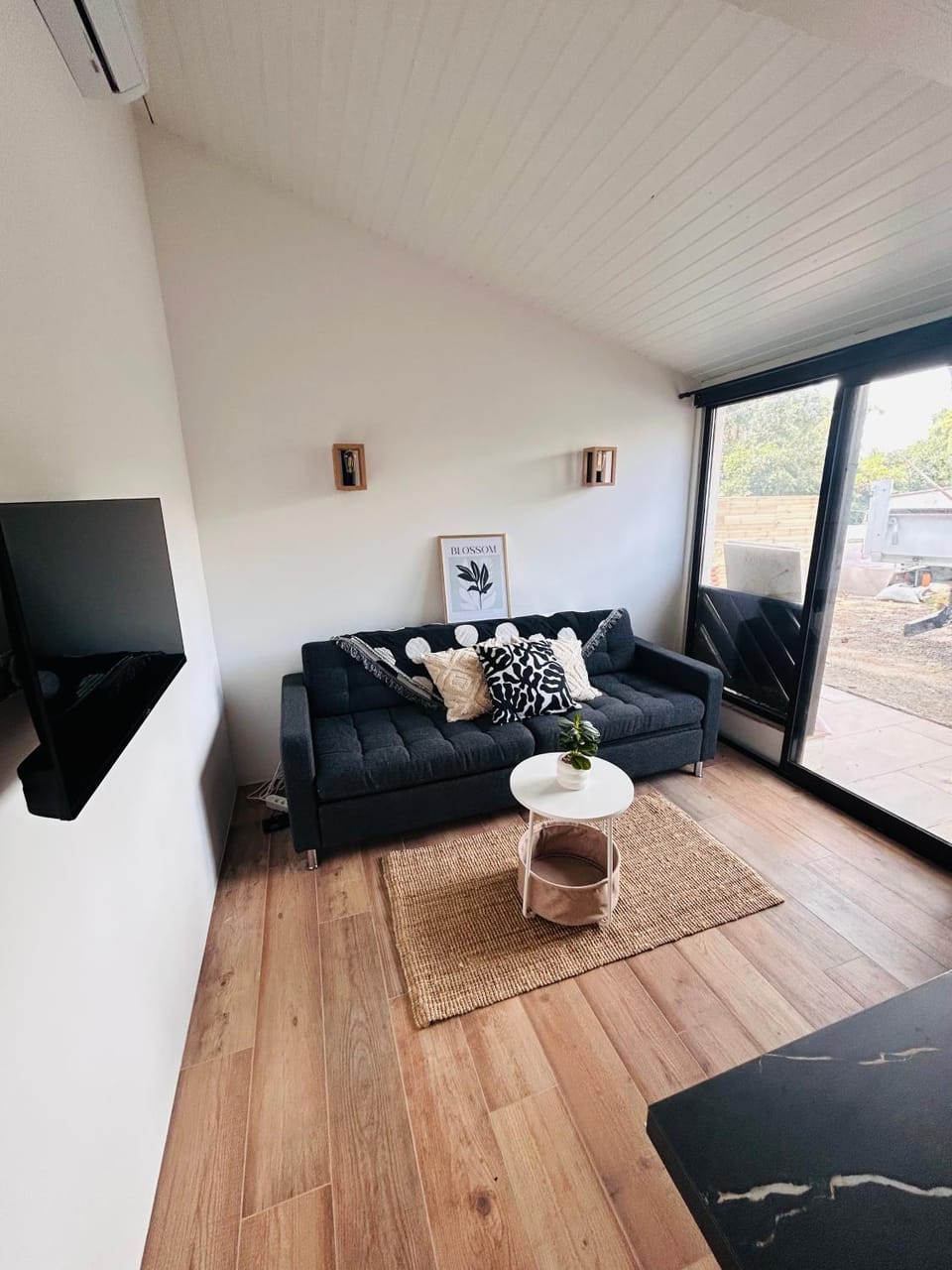 Communal lounge/ TV room, TV and multimedia, Living room, Seating area