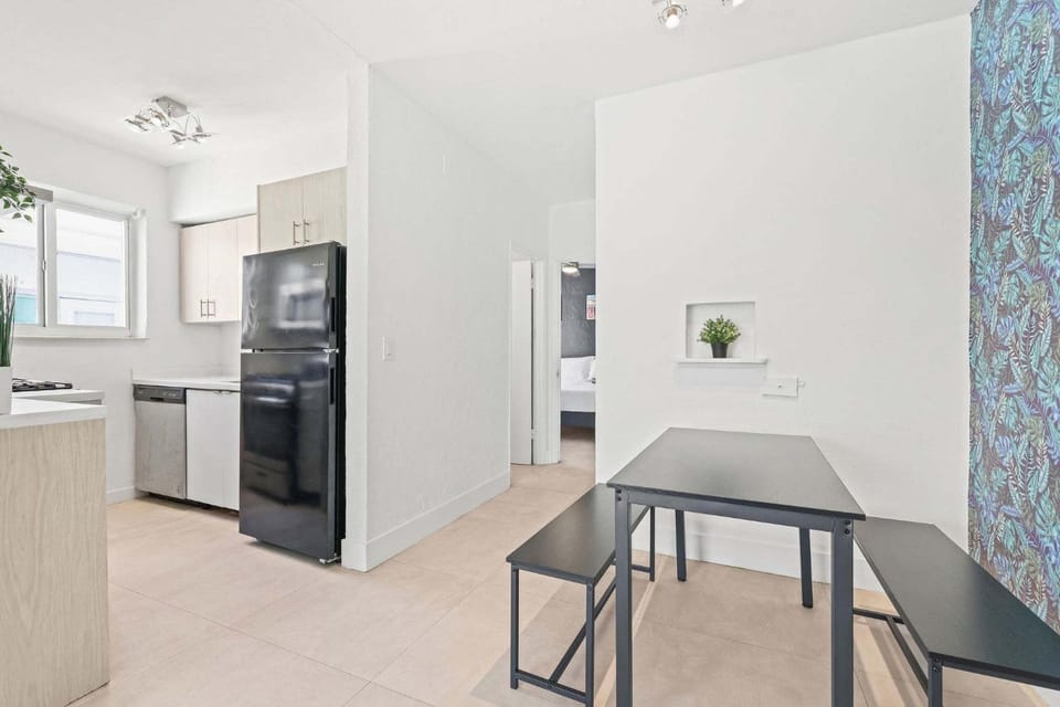 Miami Magic 1BR 4 Guests Apartment in Miami Beach