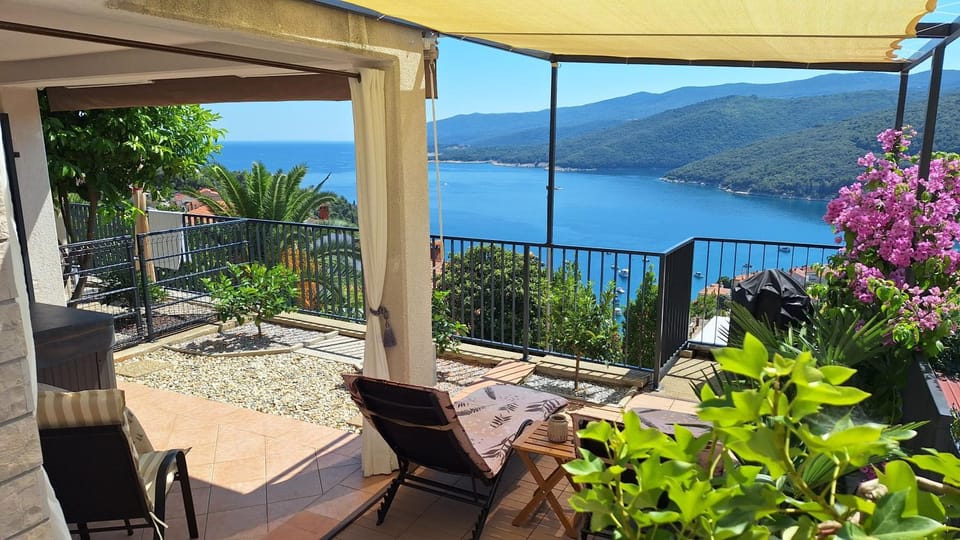 Studio Apartment Đuli Rabac with private hot tub, bike box and free parking Apartment in Istria County