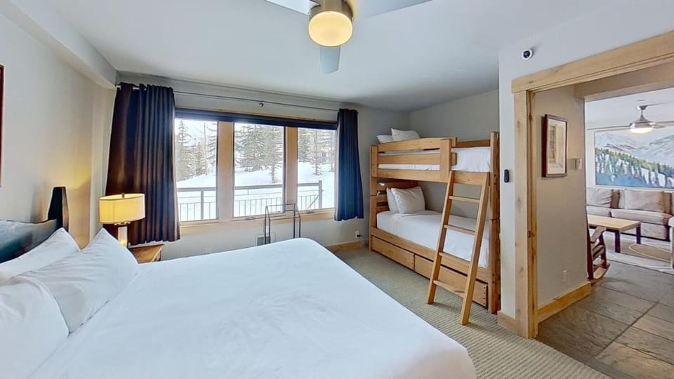 Crestwood 3113 Premier 3 Bedroom House in Snowmass Village