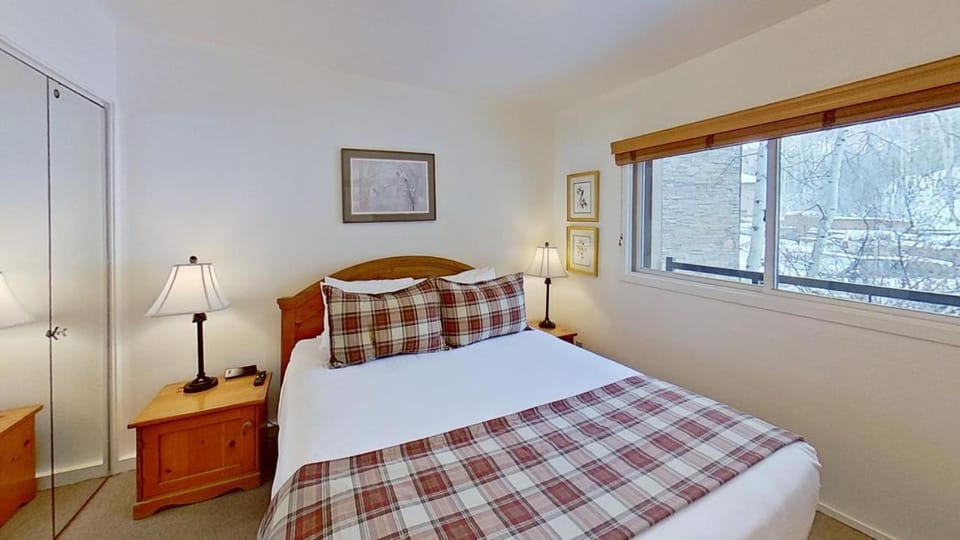 Crestwood 3203 Standard 2 Bedroom House in Snowmass Village