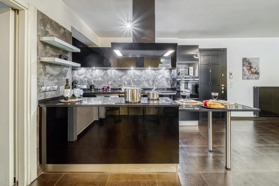Kitchen or kitchenette, oven, stove