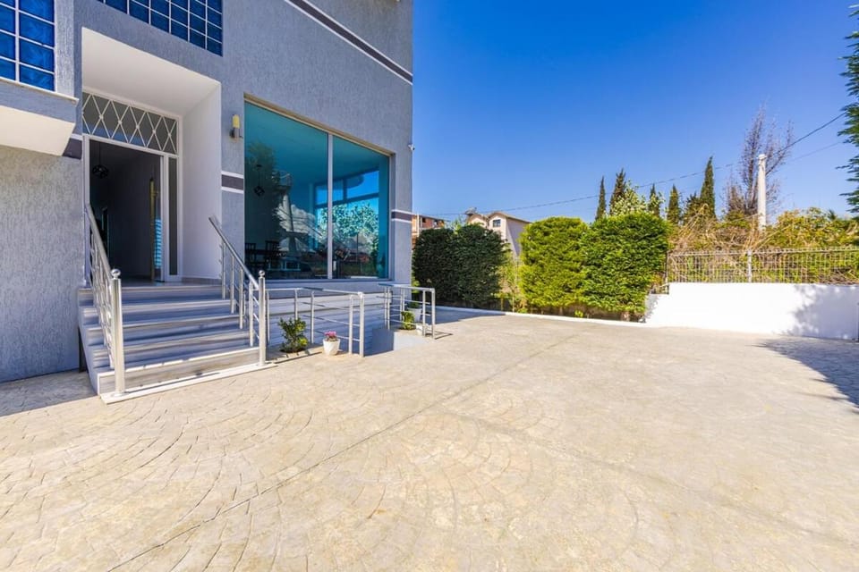 Modern Home with Wifi and Beach Access Golem by PikHost Apartment in Tirana County, Albania