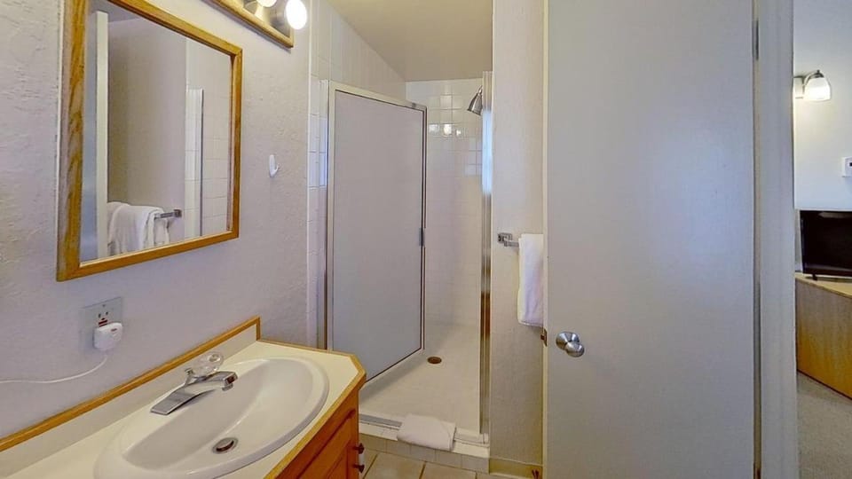 Crestwood 3211 Standard 3 Bedroom Plus Loft House in Snowmass Village