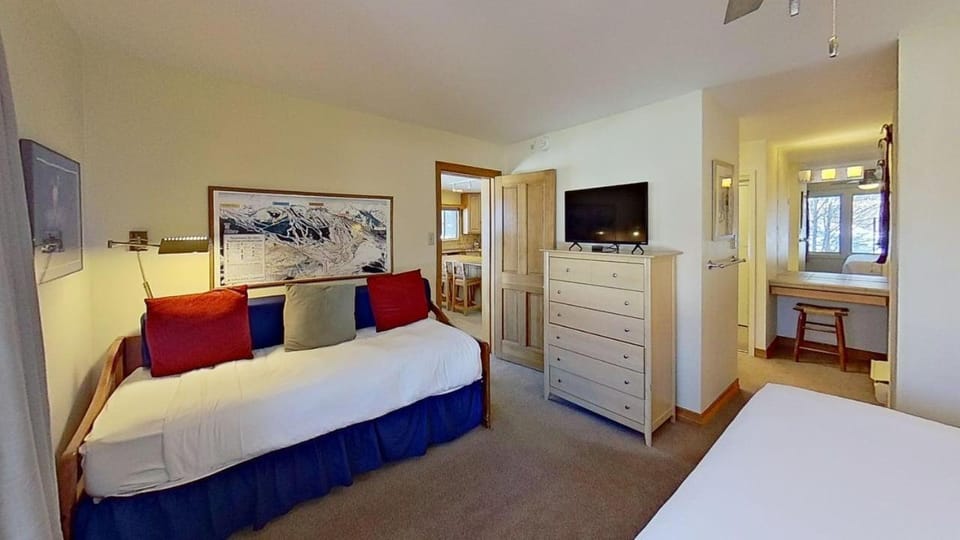 Crestwood 3210 Deluxe 2 Bedroom House in Snowmass Village