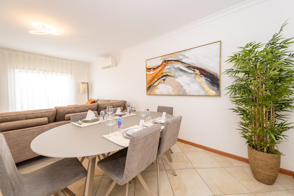 Living room, Dining area, air conditioner