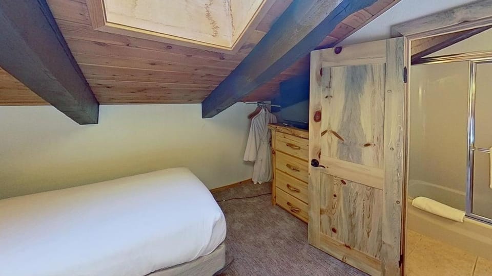 Crestwood 3301 Deluxe 1 Bedroom Plus Loft House in Snowmass Village