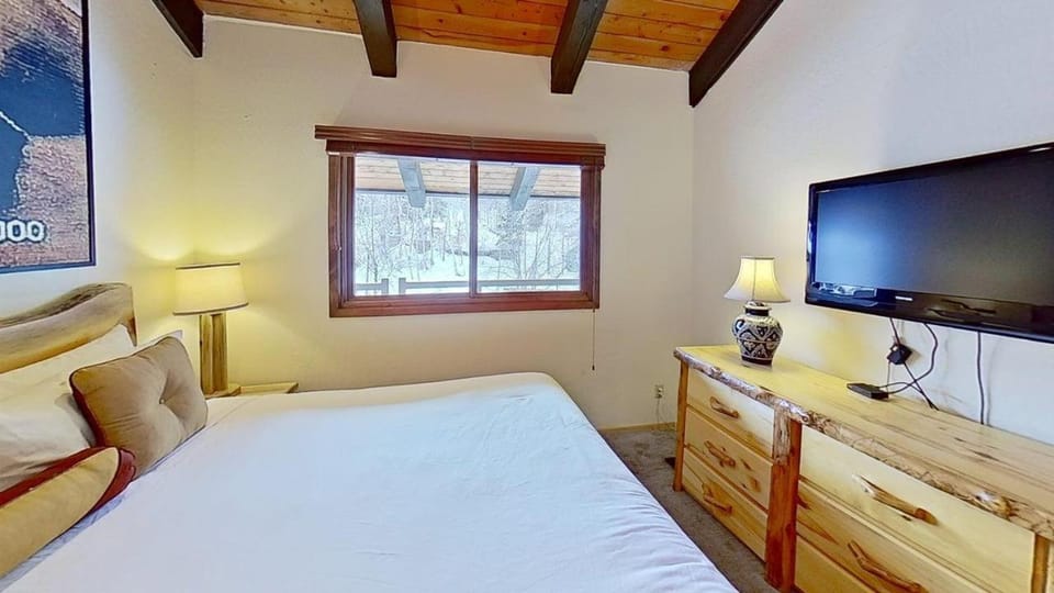 Crestwood 3301 Deluxe 1 Bedroom Plus Loft House in Snowmass Village
