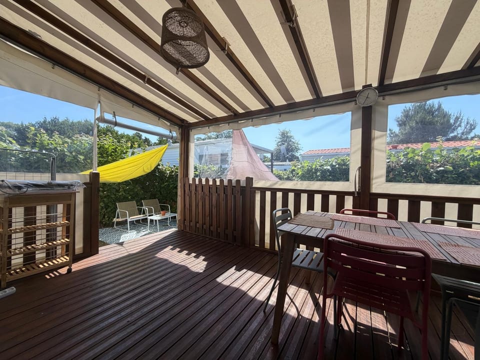 Patio, Natural landscape, Balcony/Terrace, Dining area