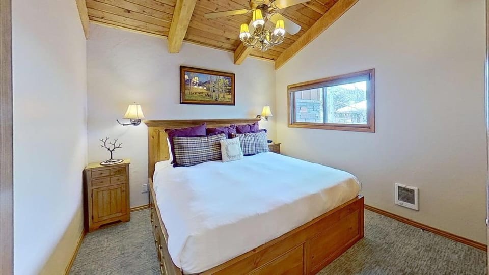 Crestwood 3304 Premier 1 Bedroom Plus Loft House in Snowmass Village