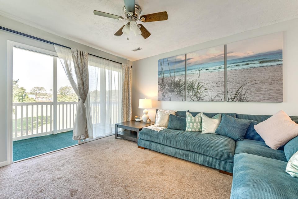 Condo w/ Pool & Hot Tub in Aberdeen Golf Villas! House in South Carolina