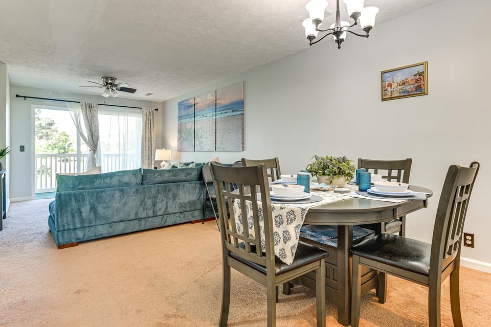 Condo w/ Pool & Hot Tub in Aberdeen Golf Villas! House in South Carolina