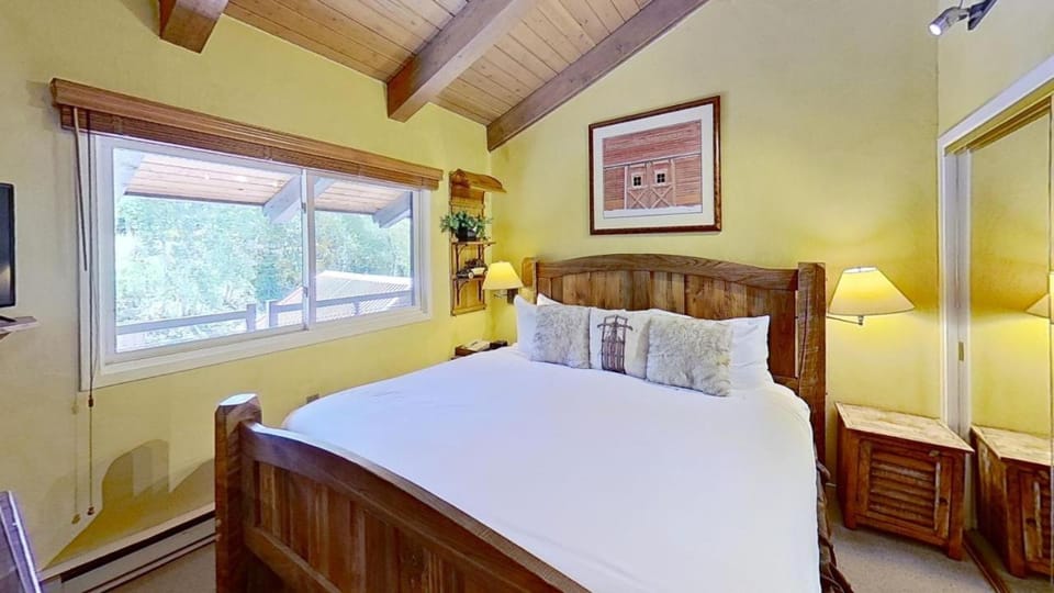 Crestwood 3308 Deluxe 1 Bedroom Plus Loft House in Snowmass Village