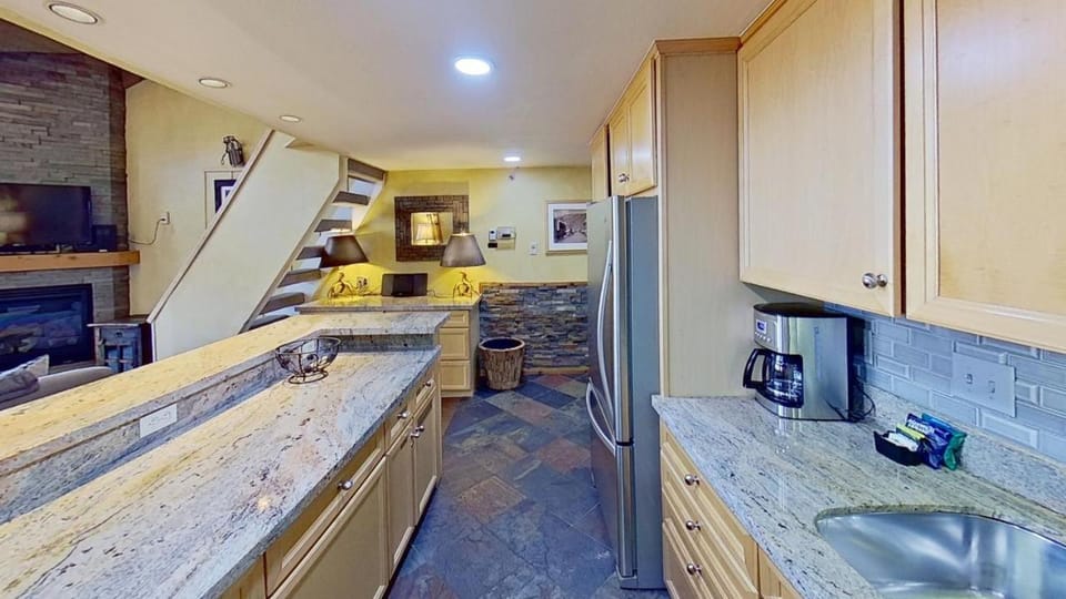 Crestwood 3308 Deluxe 1 Bedroom Plus Loft House in Snowmass Village