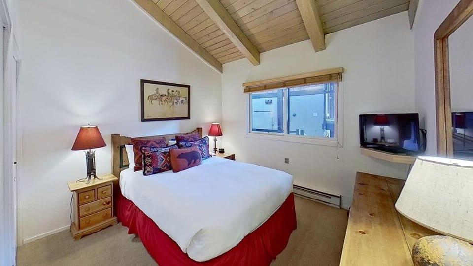Crestwood 3310 Standard 1 Bedroom Plus Loft House in Snowmass Village