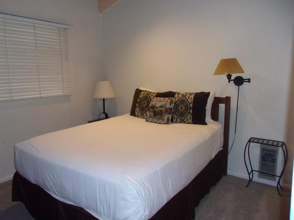 Crestwood 3312 Standard 1 Bedroom Plus Loft House in Snowmass Village