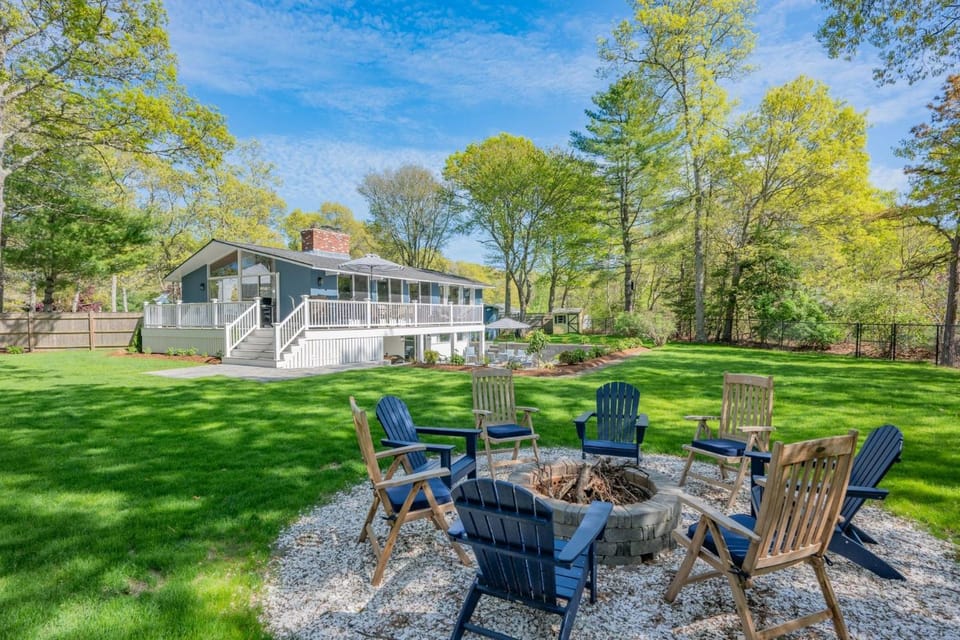 Relax at This Dog-Friendly Sandwich Retreat House in Marstons Mills