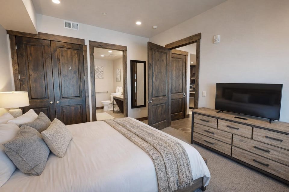 Blackstone Beauty 1C by SkyRun Park City Apartment in Wasatch County