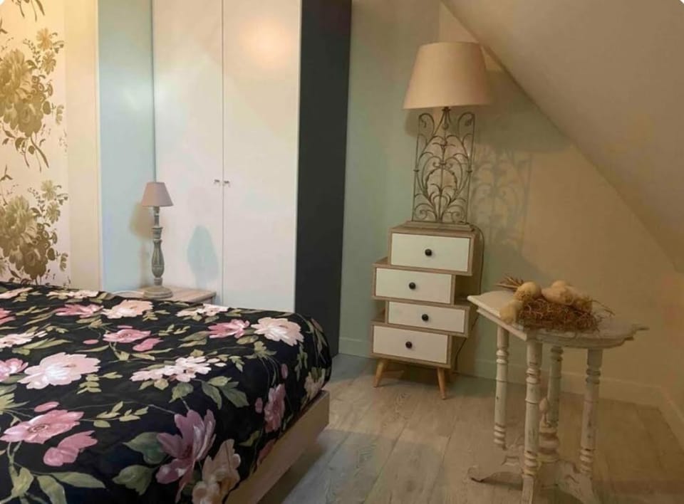 Chambres d'hotes Joséphine 2 ou 4 voyageurs Bed and Breakfast in Hauts-de-France