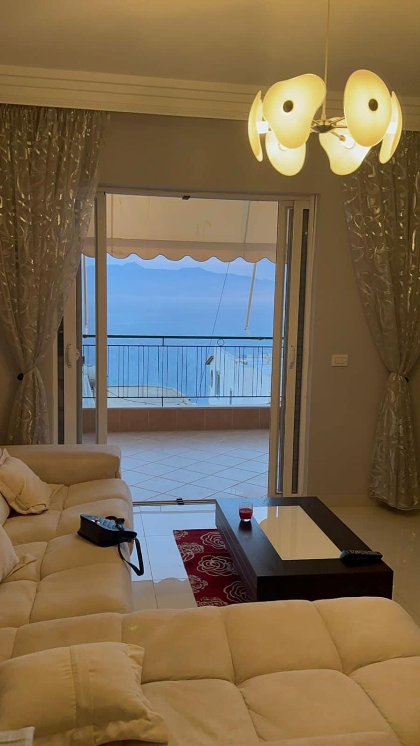 Bed, Natural landscape, View (from property/room), Balcony/Terrace, Living room, Photo of the whole room, Seating area, Bedroom