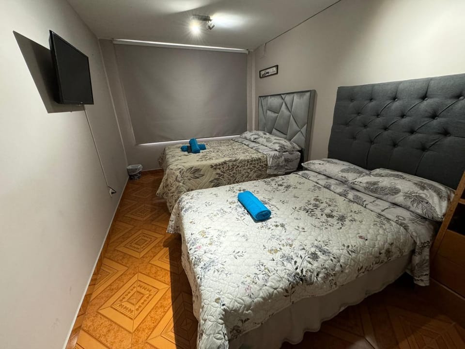 Gato Neon Hostel Bed and Breakfast in Bogota