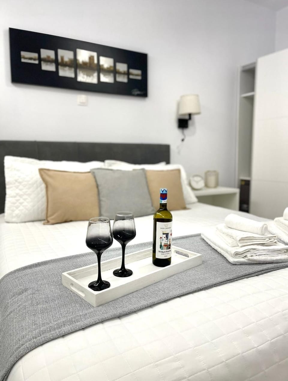 Athens Praxitelous Vibes & Nest Apartment in Athens