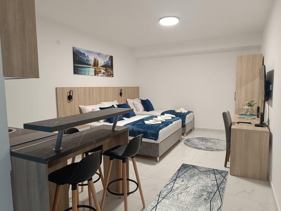 TV and multimedia, Photo of the whole room, Seating area, Bedroom