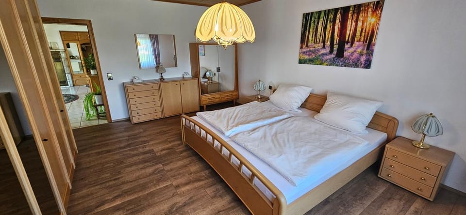 Bed, Photo of the whole room, Bedroom, wardrobe