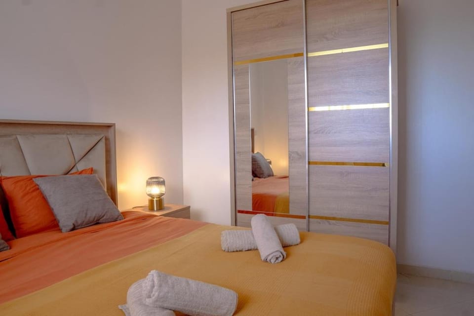 Bed, Photo of the whole room, Bedroom, towels, wardrobe