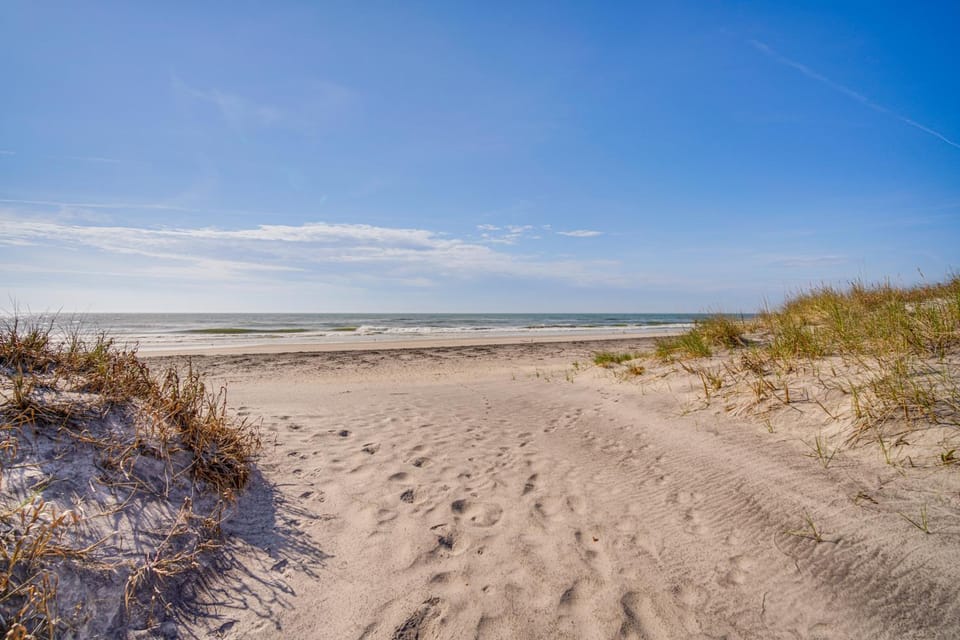 1 Block to Brigantine Beach: Breezy Home w/ Patio! House in Brigantine