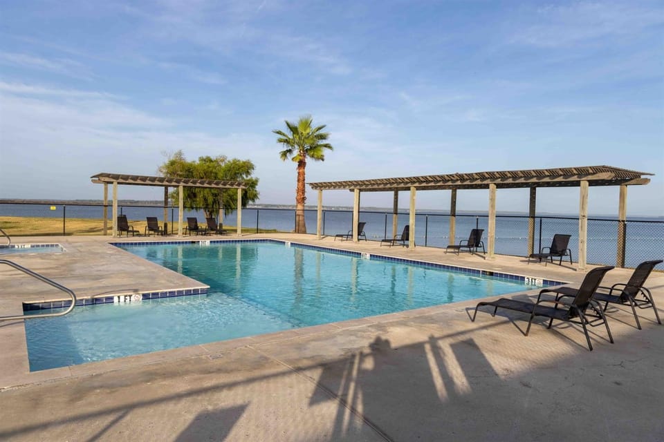 Find a Gentle, Cozy Retreat Beside Lake Livingston Luxury tent in Lake Livingston