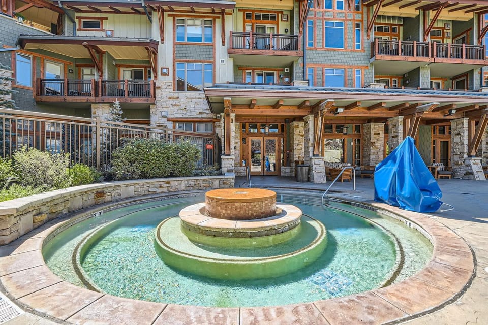 Park City Lux Dream Ski-In Out at Canyons Village! 521H by SkyRun Park City Apartment in Wasatch County