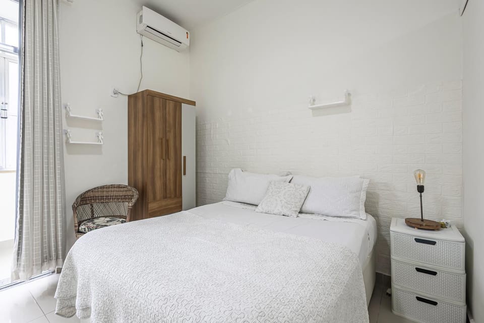 Bed, Bedroom, wardrobe, air conditioner