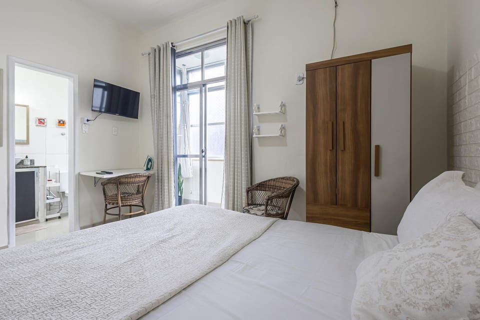 Bed, TV and multimedia, Photo of the whole room, Bedroom, wardrobe