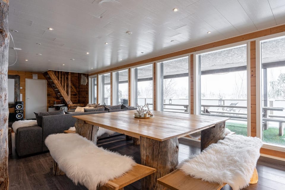 Living room, Seating area, Dining area