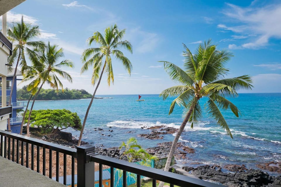 Oceanfront Condo with Stunning Views House in Holualoa