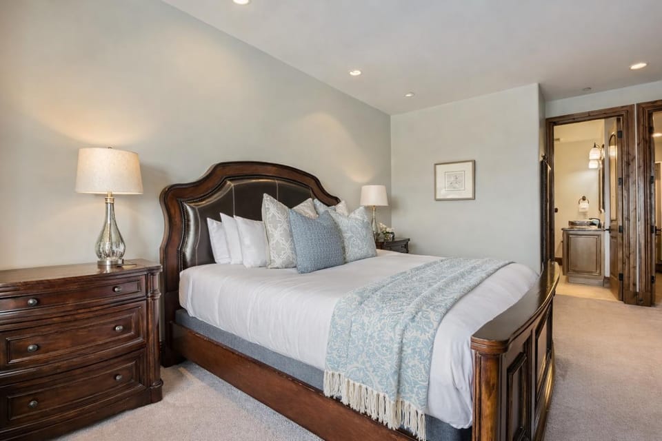 Strand Haus Ski In Ski Out at Canyons by SkyRun Park City Apartment in Wasatch County
