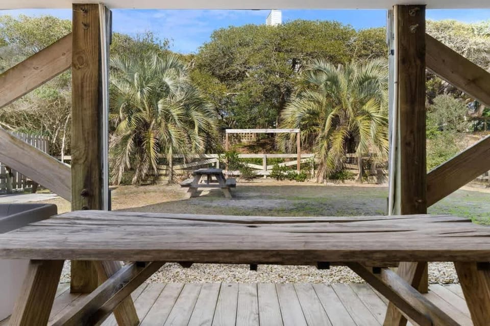 The Iron Seahorse Surf City Beach Home House in Surf City