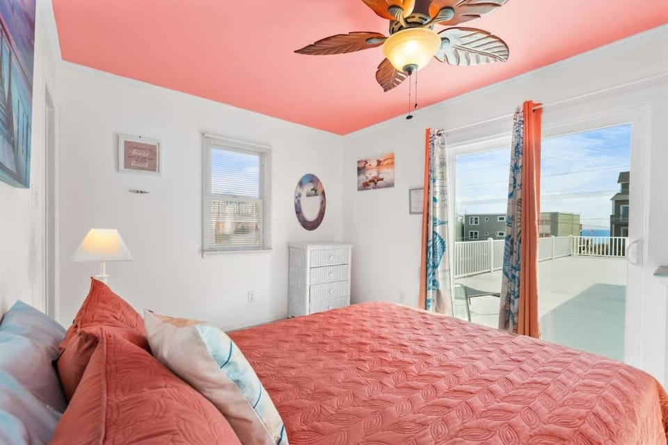 The Iron Seahorse Surf City Beach Home House in Surf City
