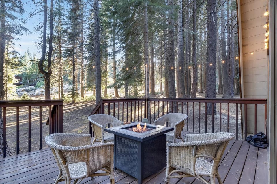 Truckee Cabin Getaway - Sleeps 6 Cabin in Truckee