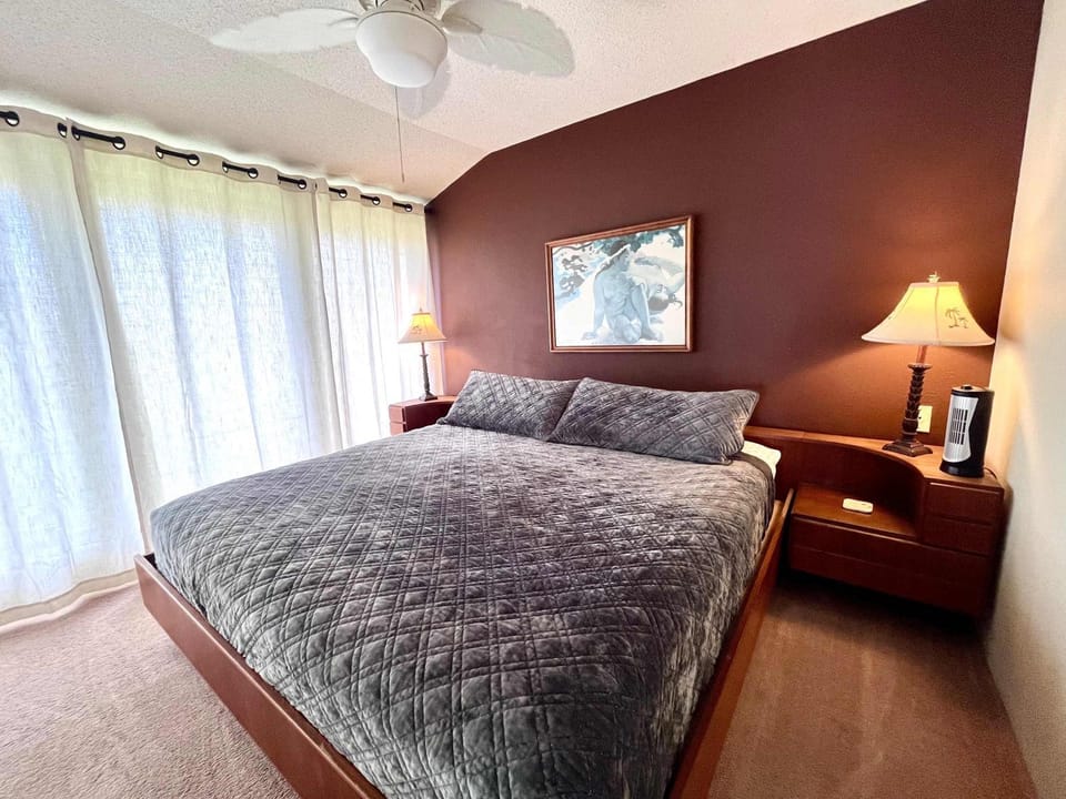 Kona Isle Oceanfront Condo House in Holualoa