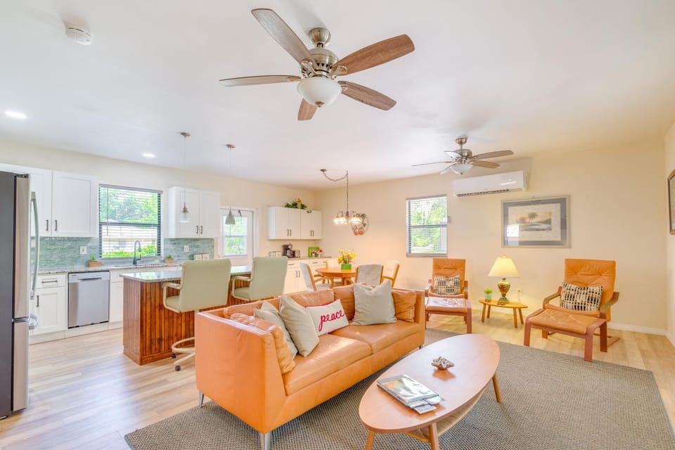 < 1 Mi to Lake Rousseau: Waterfront Home! House in Florida