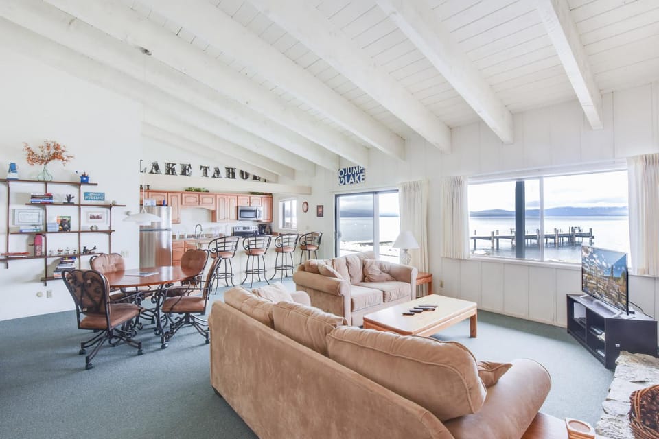 Waters Edge Vista - HOA Pool & Pier Access House in Lake Tahoe