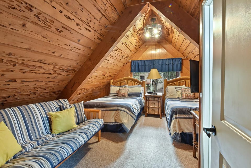 West Shore Haven - Near Beach & Outdoor Fun House in Lake Tahoe