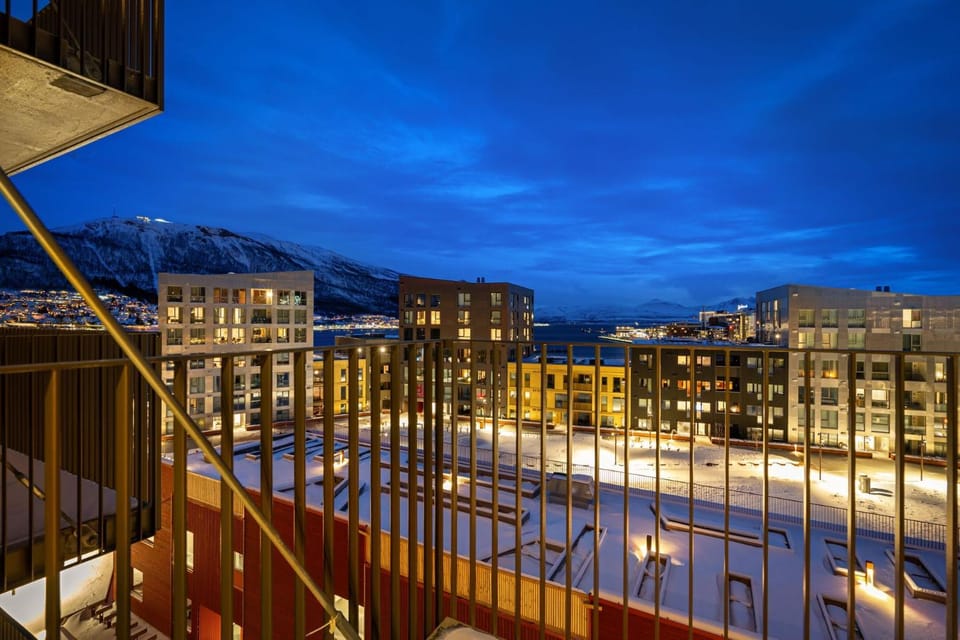 Night, Balcony/Terrace, City view, Mountain view